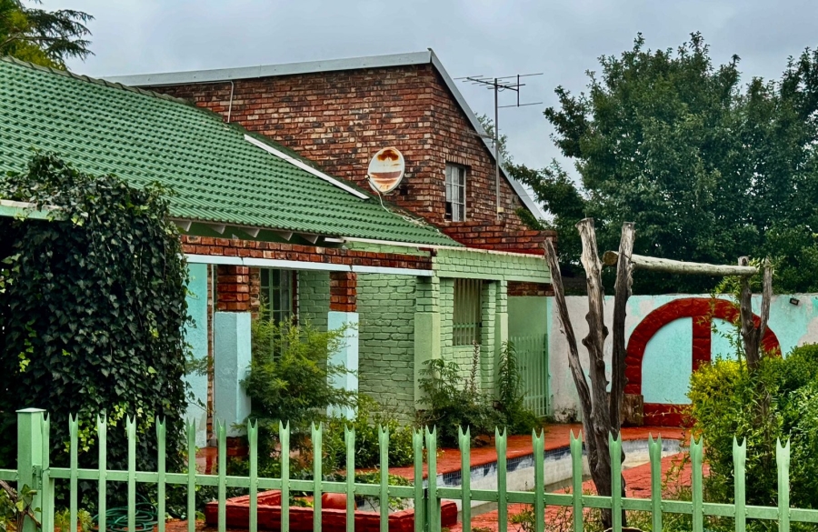 6 Bedroom Property for Sale in Dassie Rand North West